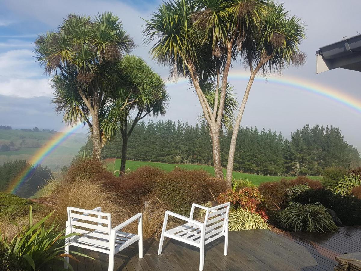 Above The River Karapiro Bed & Breakfast Ngoại thất bức ảnh
