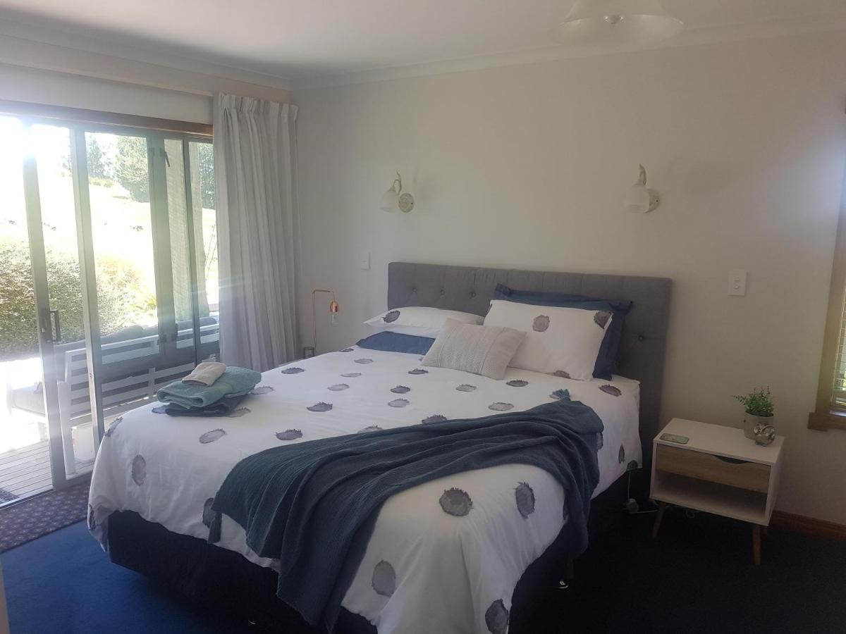 Above The River Karapiro Bed & Breakfast Ngoại thất bức ảnh