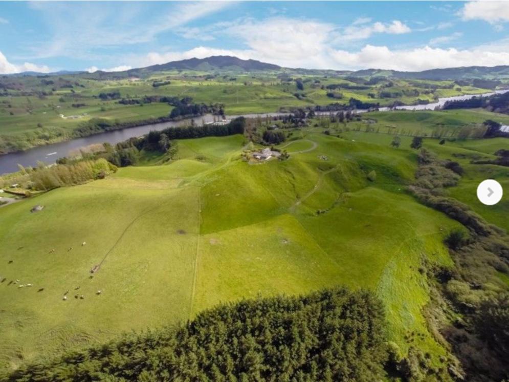 Above The River Karapiro Bed & Breakfast Ngoại thất bức ảnh