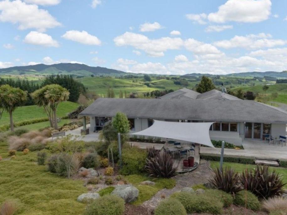 Above The River Karapiro Bed & Breakfast Ngoại thất bức ảnh