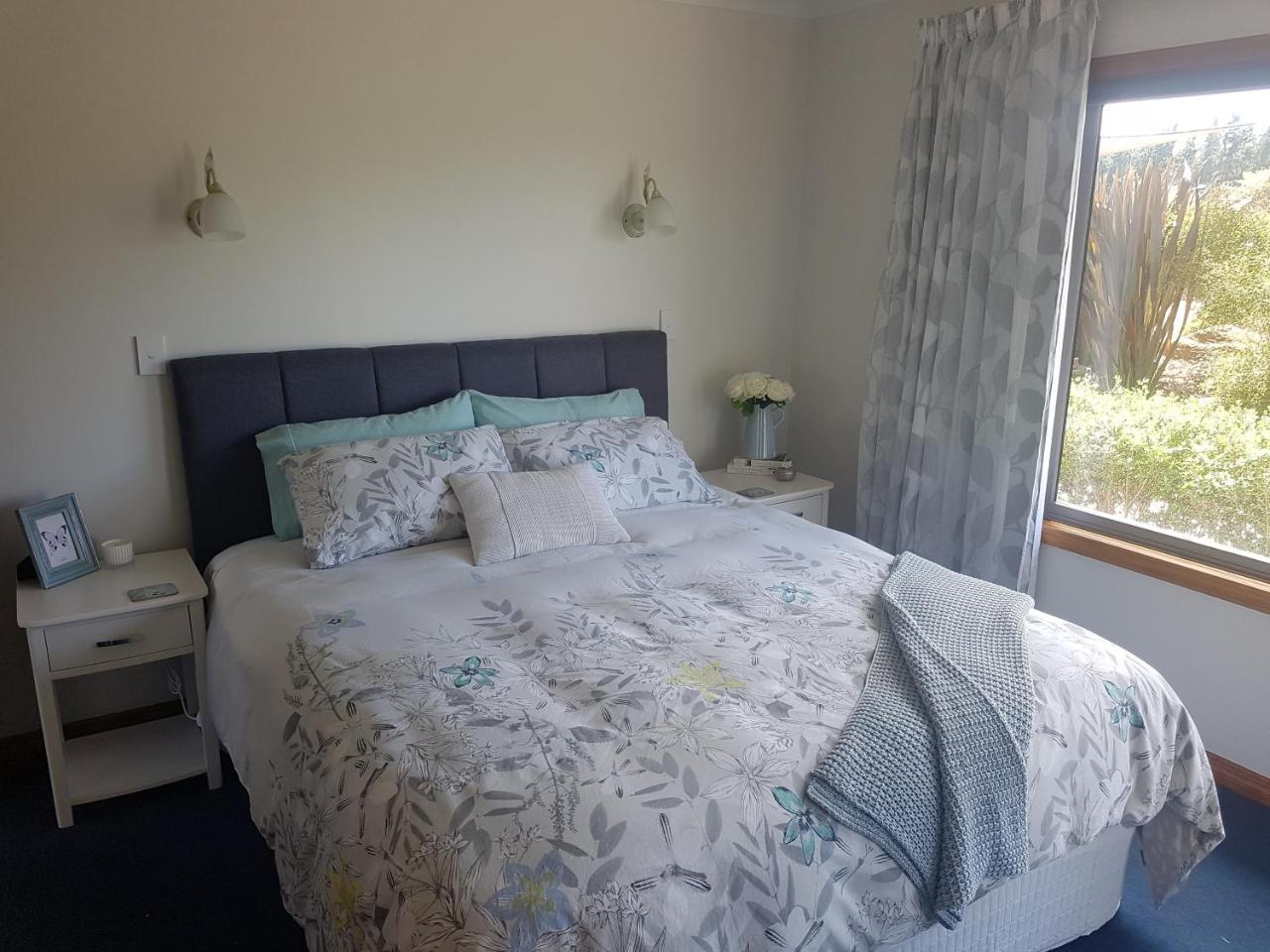 Above The River Karapiro Bed & Breakfast Ngoại thất bức ảnh