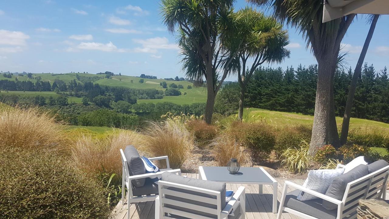 Above The River Karapiro Bed & Breakfast Ngoại thất bức ảnh
